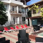招待所 Suzana Garden 4*