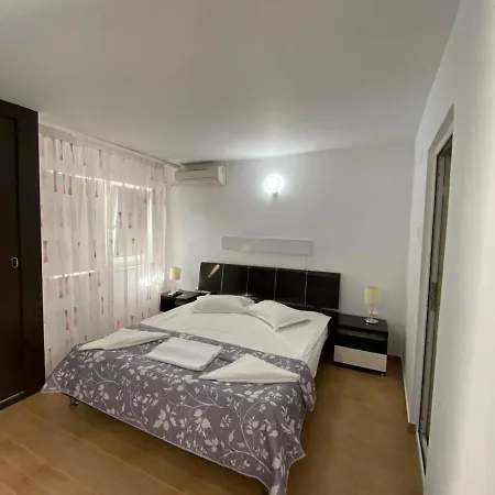 Pensión Suzana Garden 4*