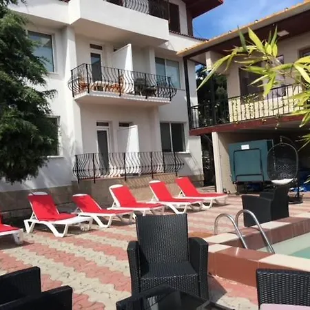Pensionat Suzana Garden 4*
