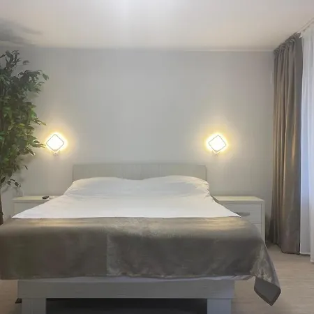 Suzana Garden ヴィーナス