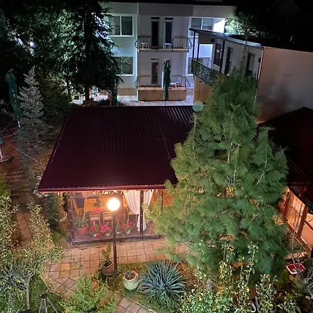 Suzana Garden Pensiune Venus