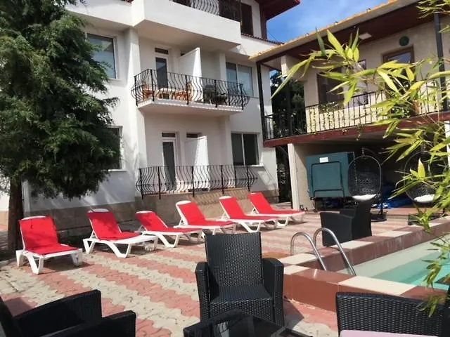 Гостевой дом Suzana Garden 4*