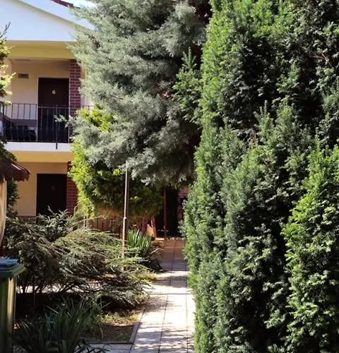 Suzana Garden Гостевой дом